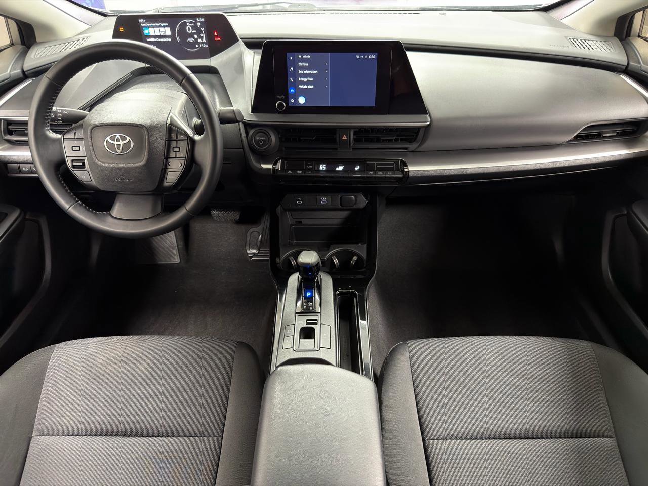 Used 2023 Toyota Prius LE AWD/4WD image 29