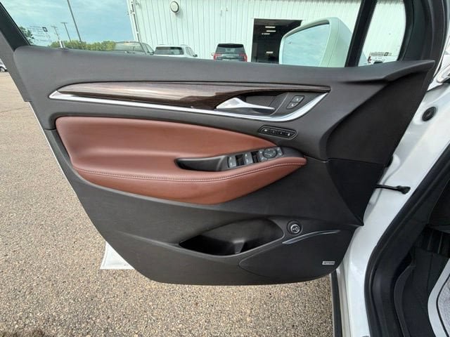Used 2019 Buick Enclave Avenir w/ Avenir Technology Package AWD/4WD image 13