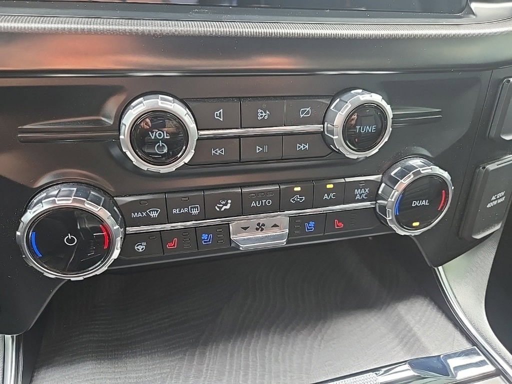 Used 2023 Ford F150 Platinum w/ FX4 Off-Road Package image 75