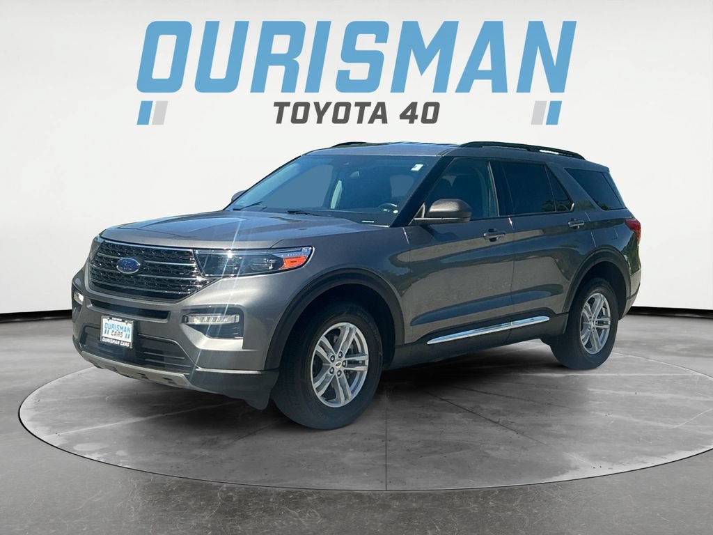 Used 2022 Ford Explorer XLT w/ Equipment Group 202A AWD/4WD image 3