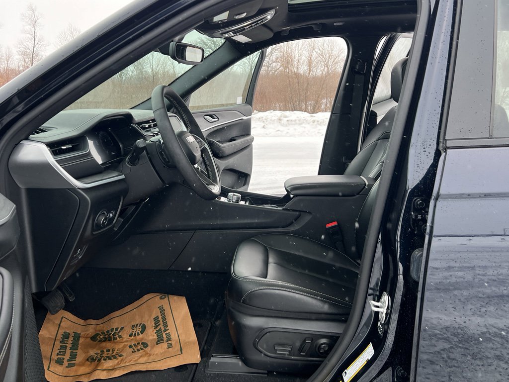 Used 2024 Jeep Grand Cherokee Limited w/ Black Appearance Package image 13