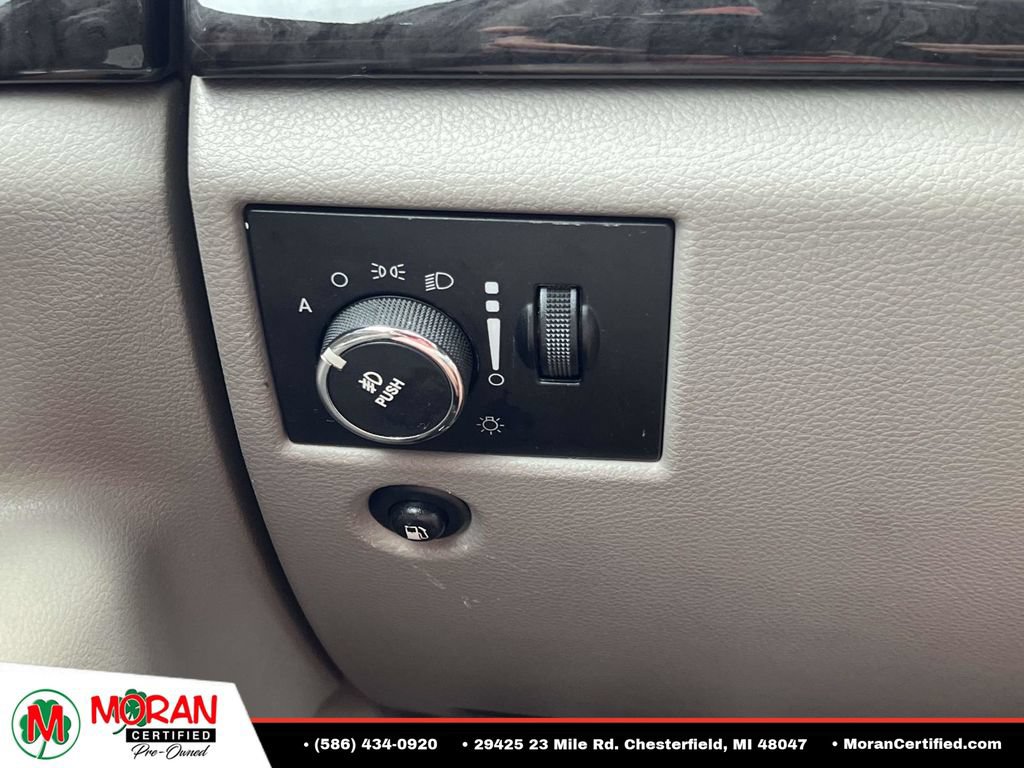 Used 2011 Jeep Grand Cherokee Laredo AWD/4WD image 24