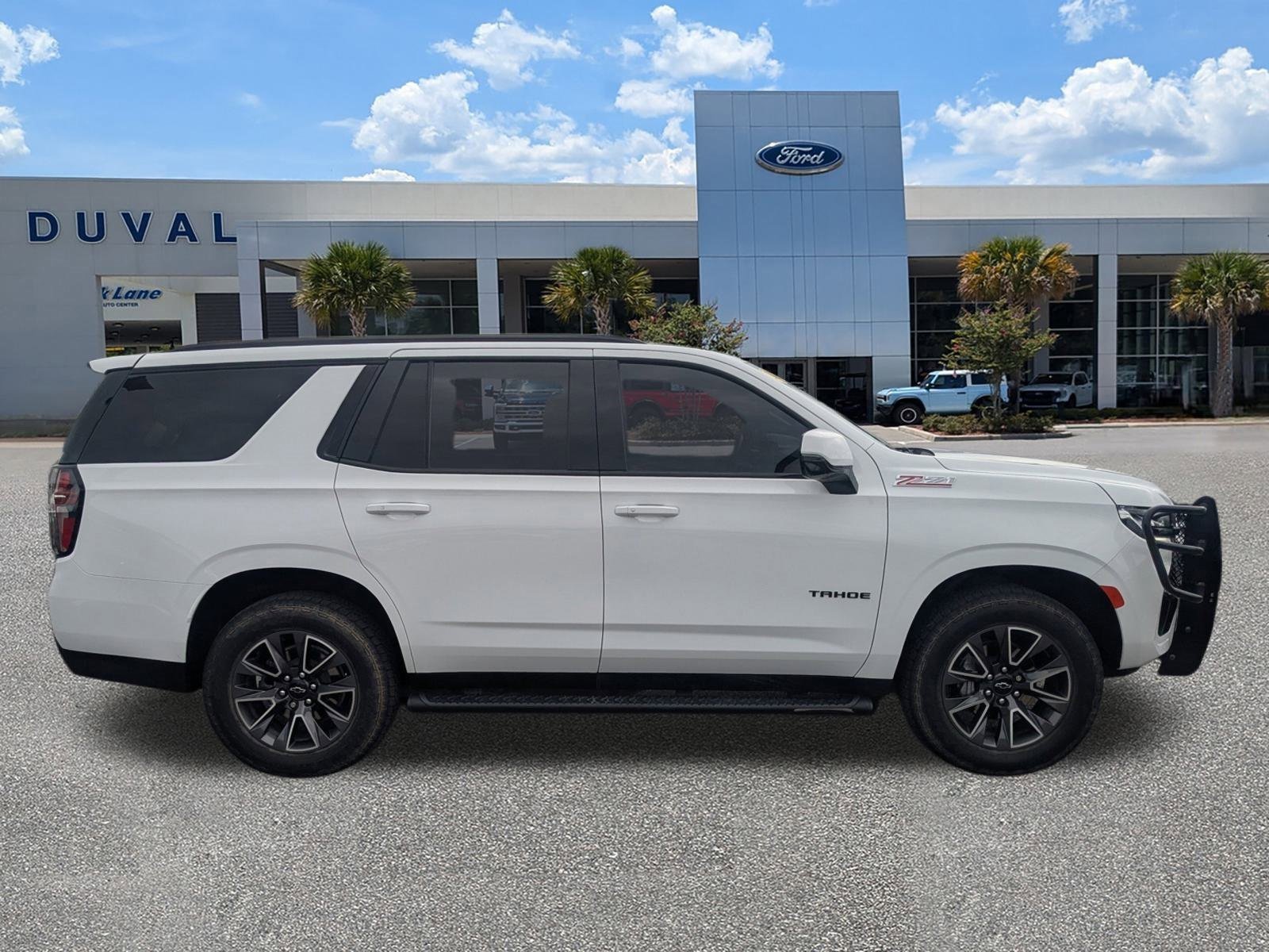 Used 2023 Chevrolet Tahoe Z71 w/ Luxury Package image 3