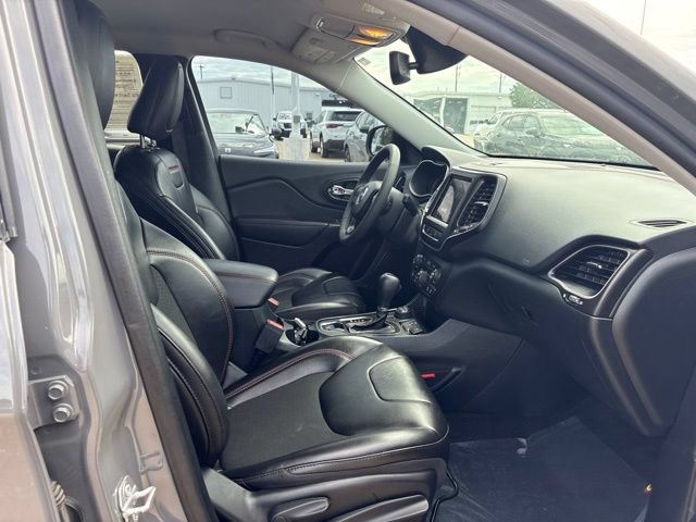 Used 2022 Jeep Cherokee Trailhawk w/ Comfort/Convenience Group AWD/4WD image 42