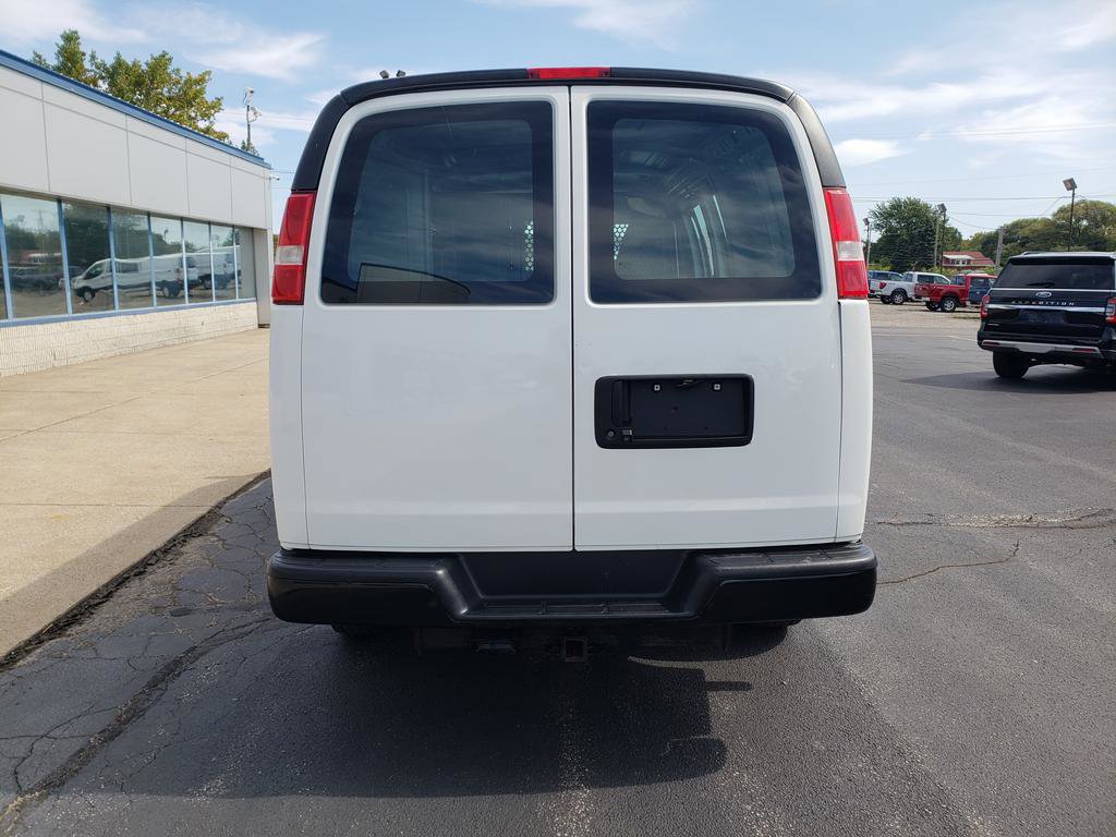 Used 2017 Chevrolet Express 2500 image 8