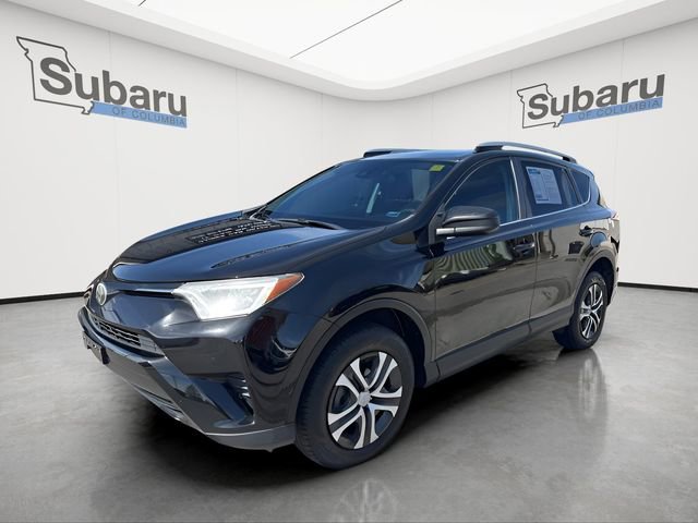 Used 2017 Toyota RAV4 LE FWD image 3