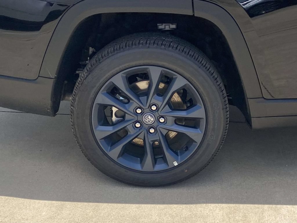 New 2026 Jeep Grand Cherokee L Limited AWD/4WD image 7
