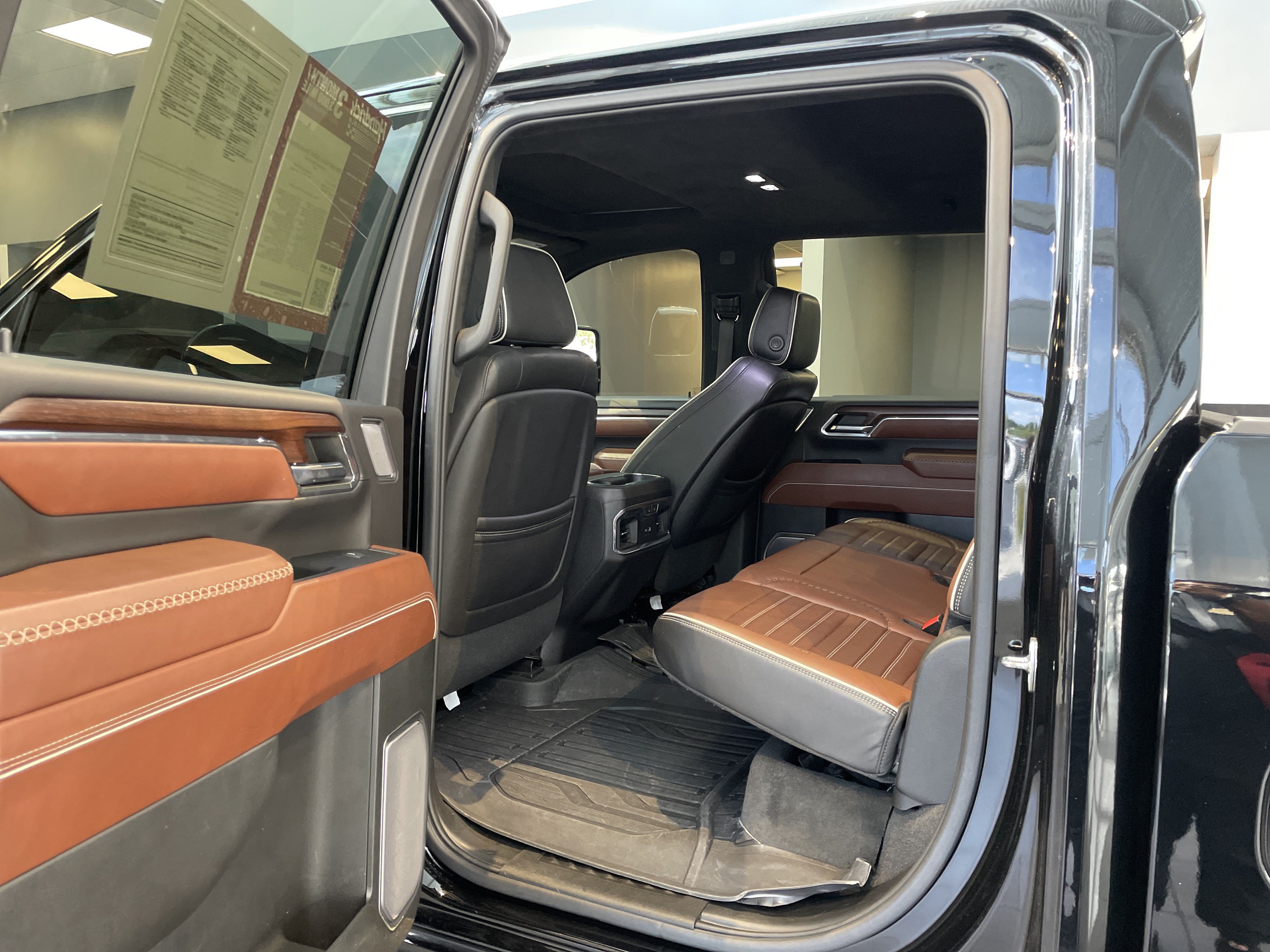 Used 2024 GMC Sierra 3500 Denali Ultimate AWD/4WD image 35