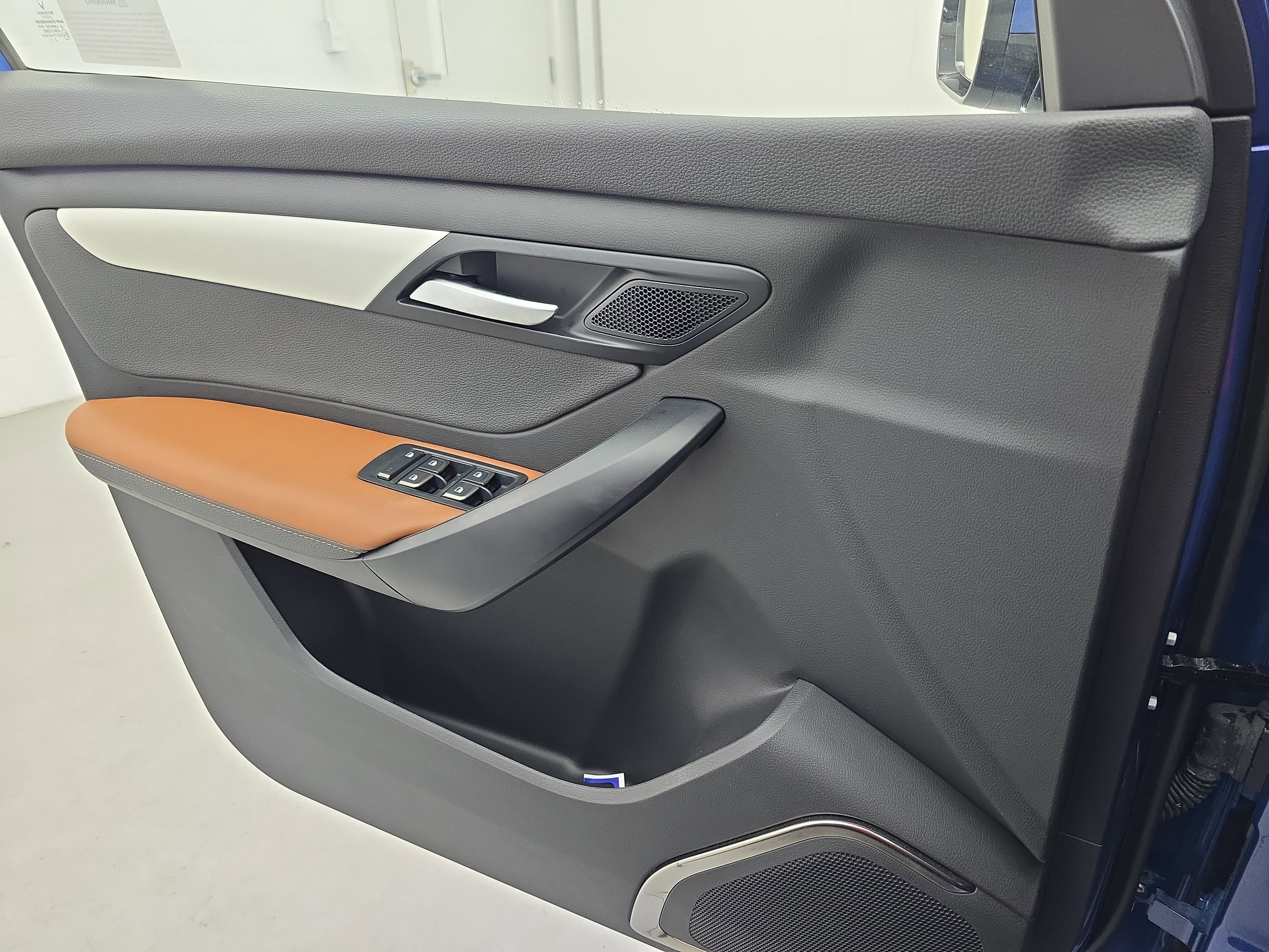 New 2025 VinFast VF 8 Plus image 24