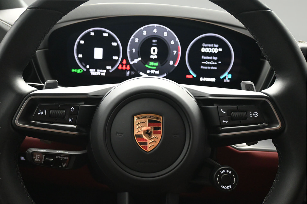 Certified 2025 Porsche Cayenne E-Hybrid AWD/4WD image 19