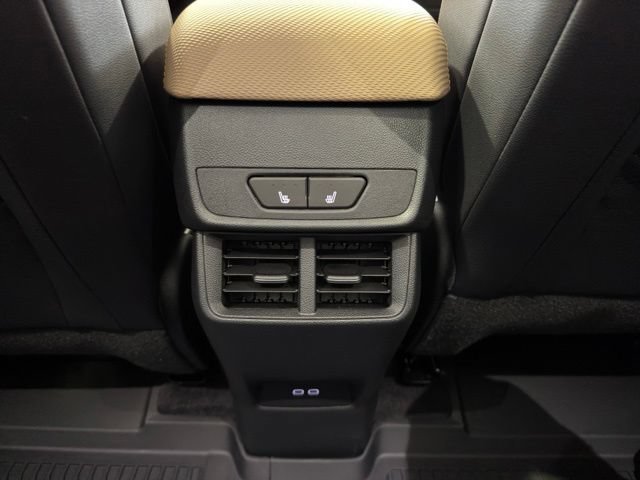New 2026 Chevrolet Equinox ACTIV w/ Convenience Package III AWD/4WD image 17
