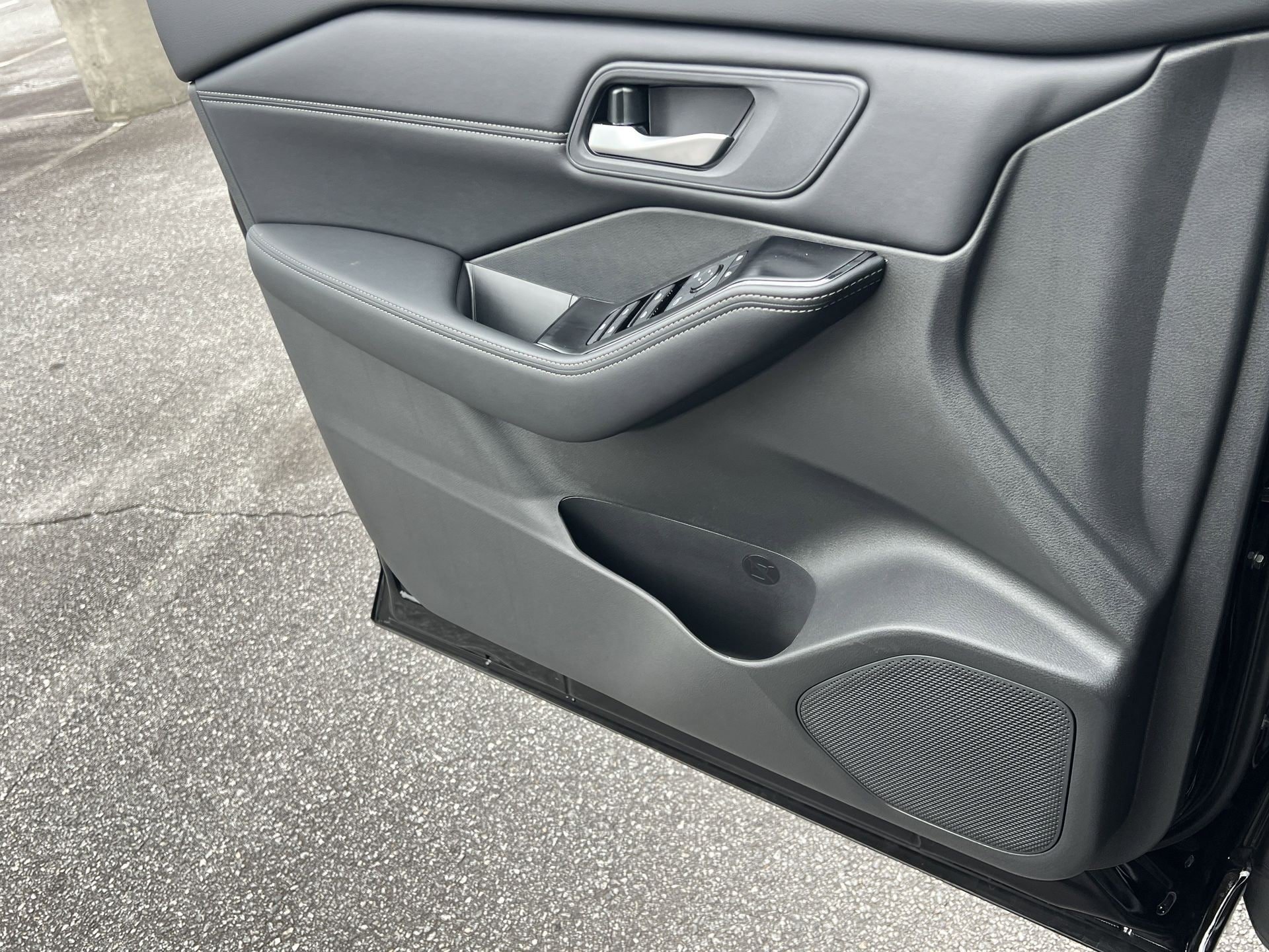 New 2026 Nissan Rogue Dark Armor AWD/4WD image 13