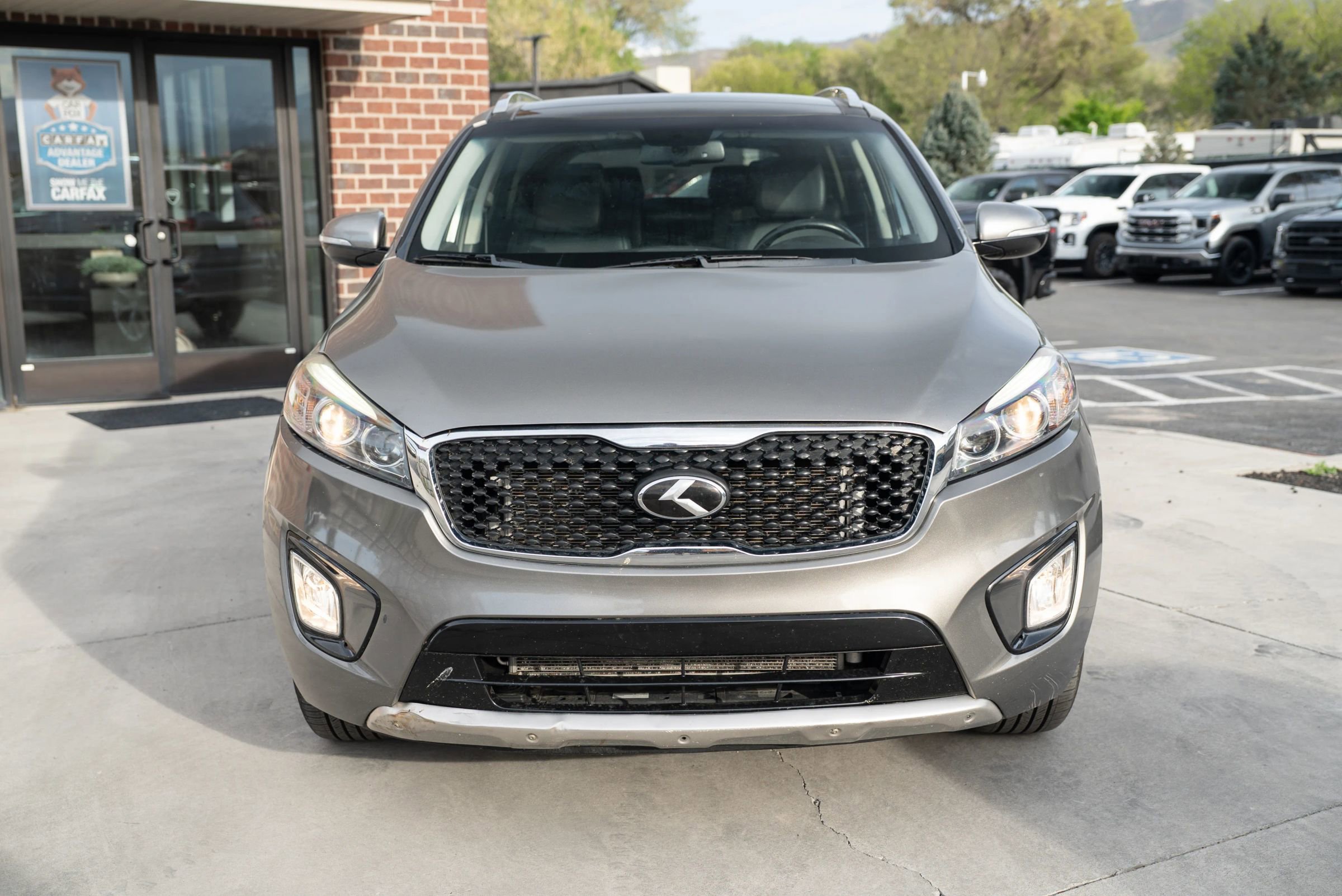 Used 2017 Kia Sorento SX FWD image 2