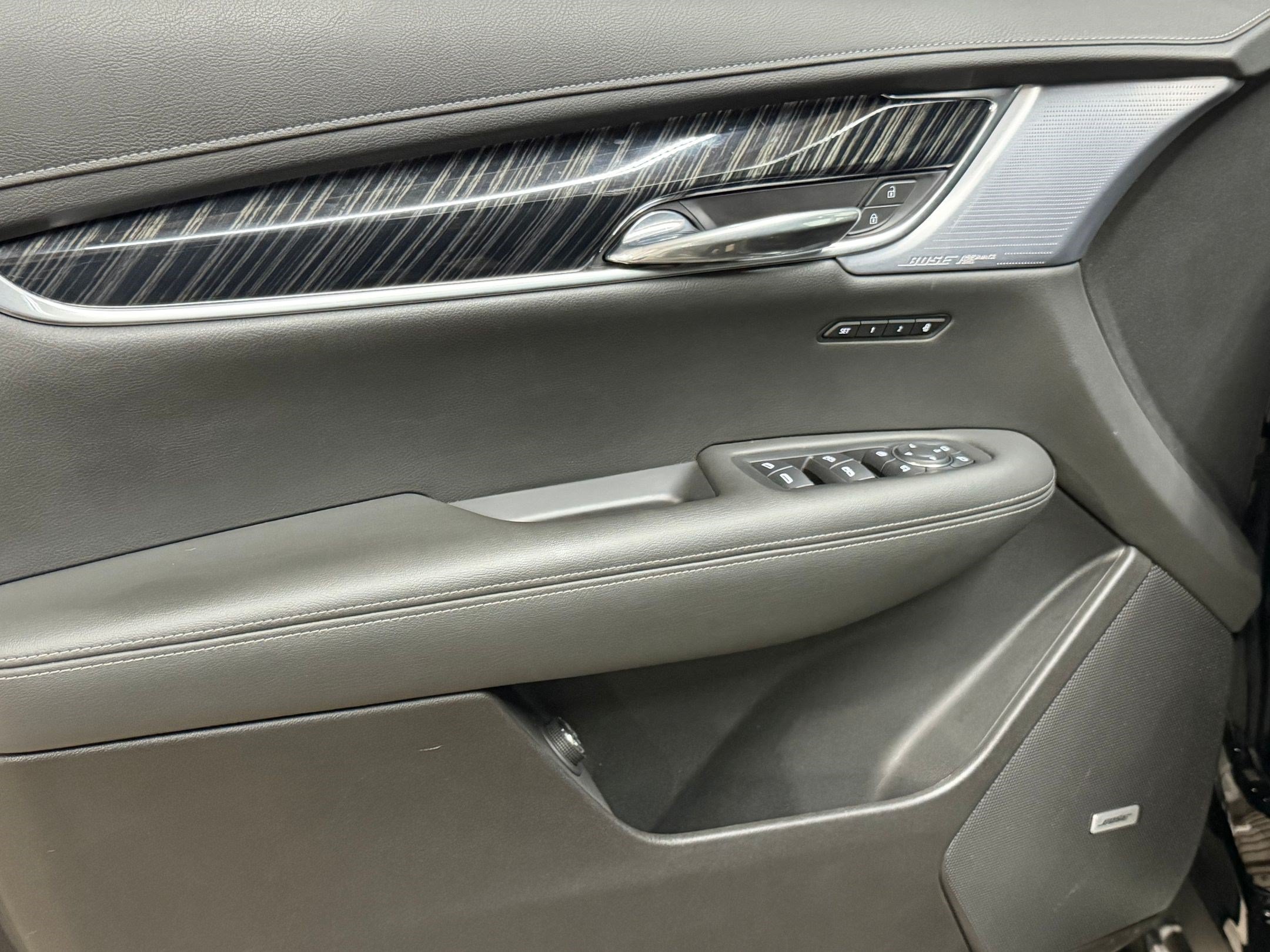 Used 2024 Cadillac XT6 Premium Luxury FWD image 12
