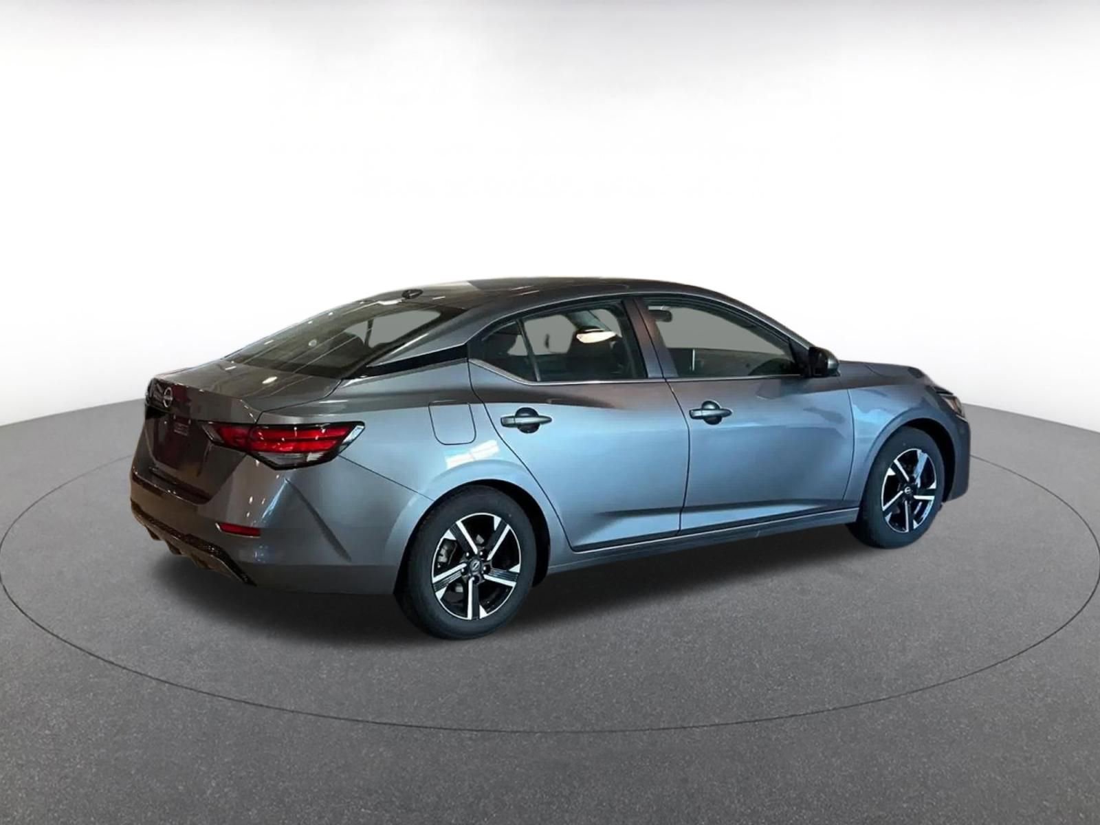 Used 2025 Nissan Sentra SV image 14