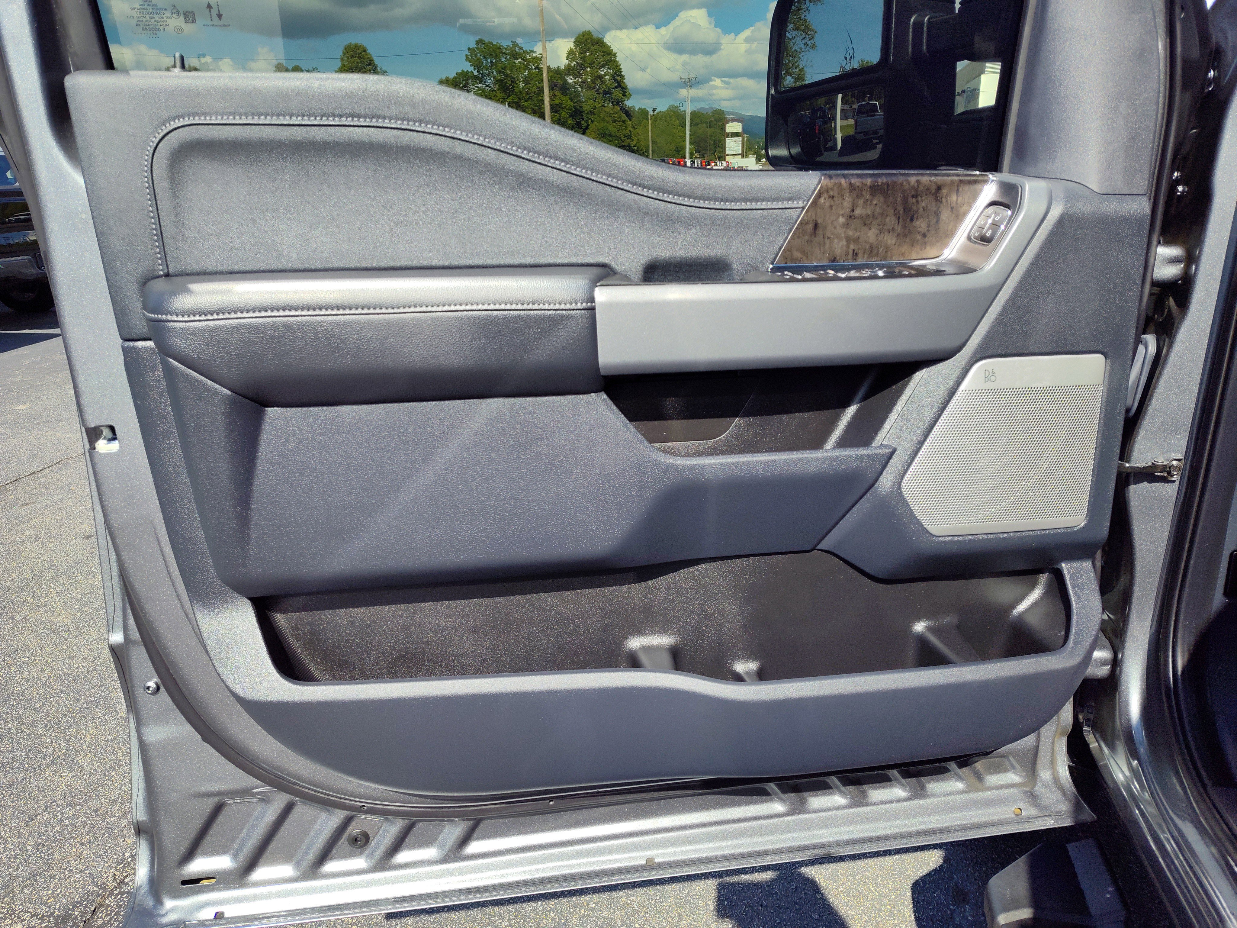 Used 2024 Ford F250 Lariat w/ Lariat Ultimate Package image 17