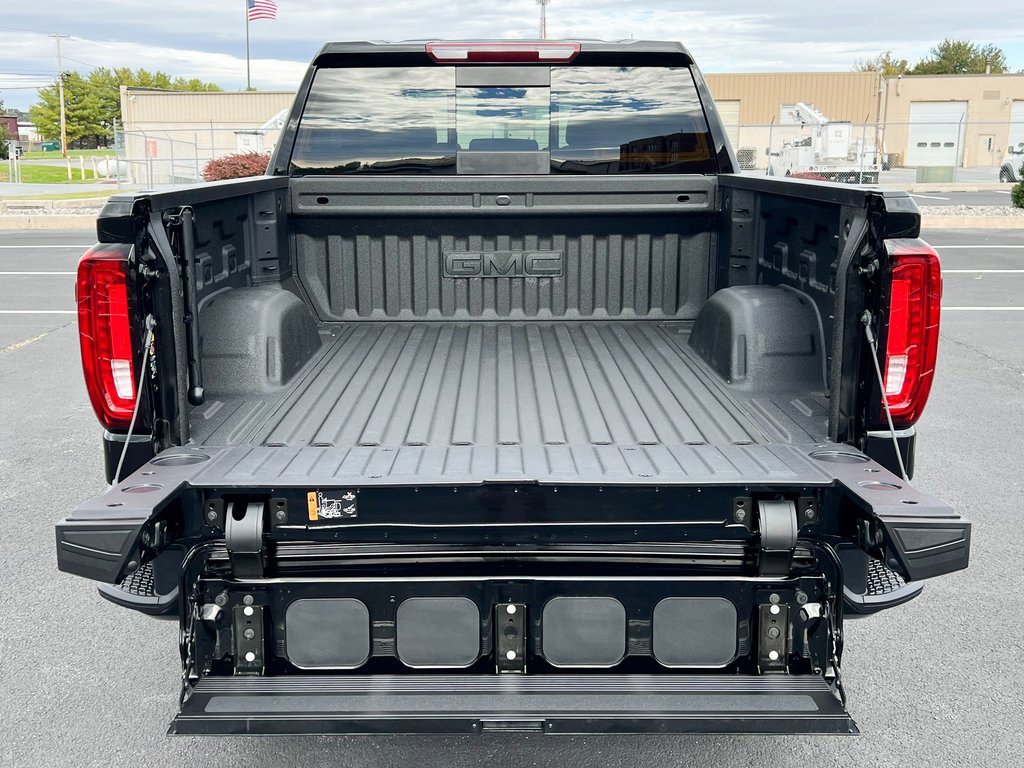 Used 2025 GMC Sierra 1500 AT4 w/ AT4 Preferred Package image 11