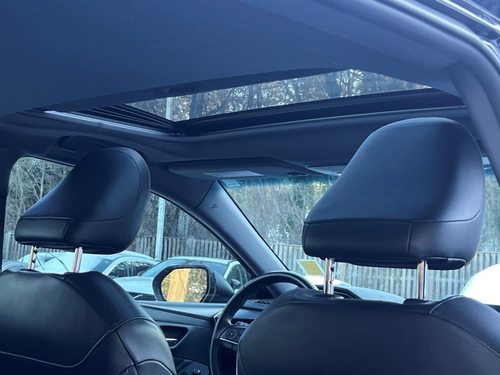 Used 2019 Toyota Avalon XSE w/ All Weather Liner Package image 11