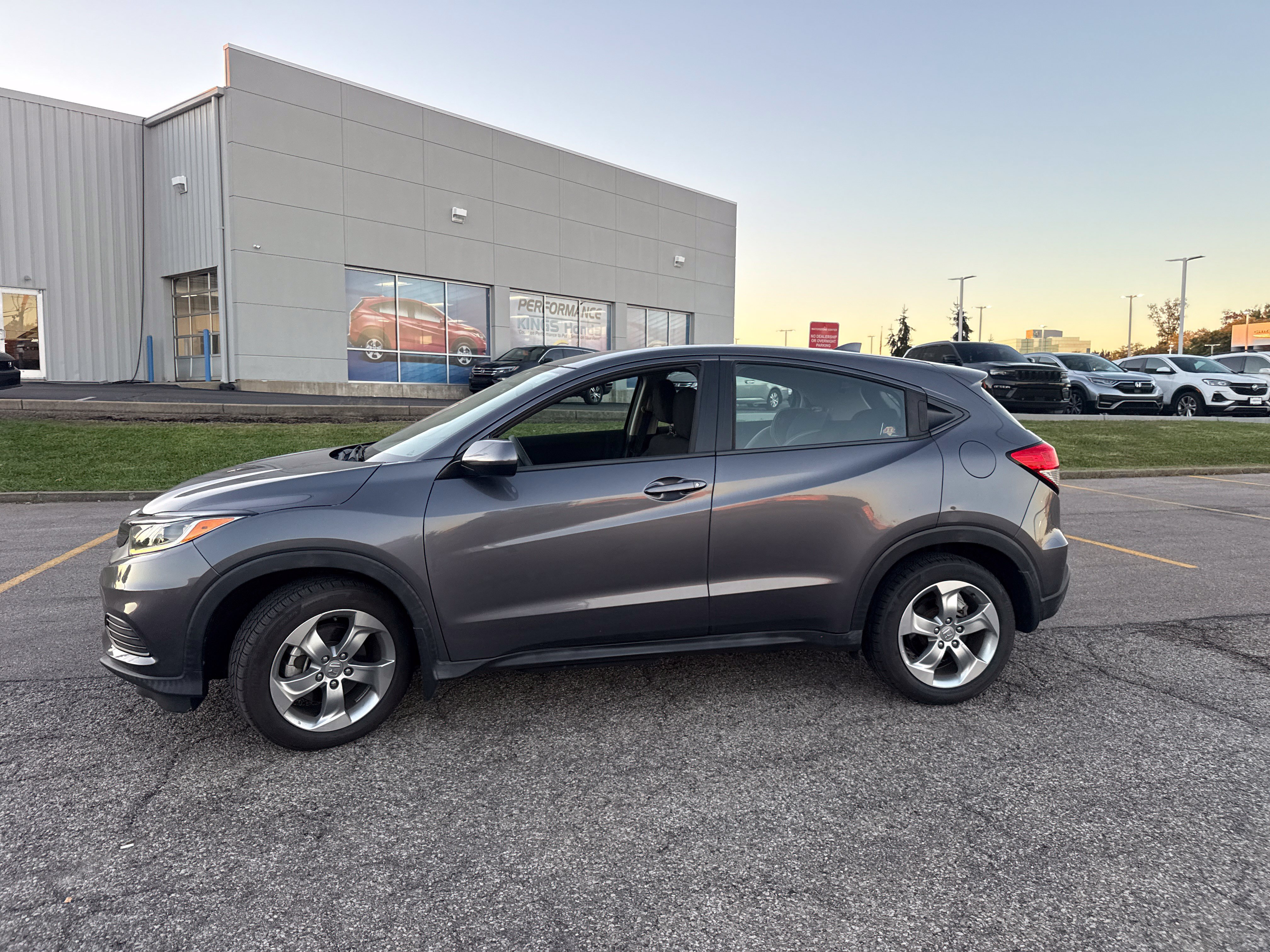 Used 2019 Honda HR-V LX image 12