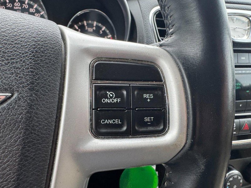 Used 2014 Chrysler 200 Touring FWD image 17
