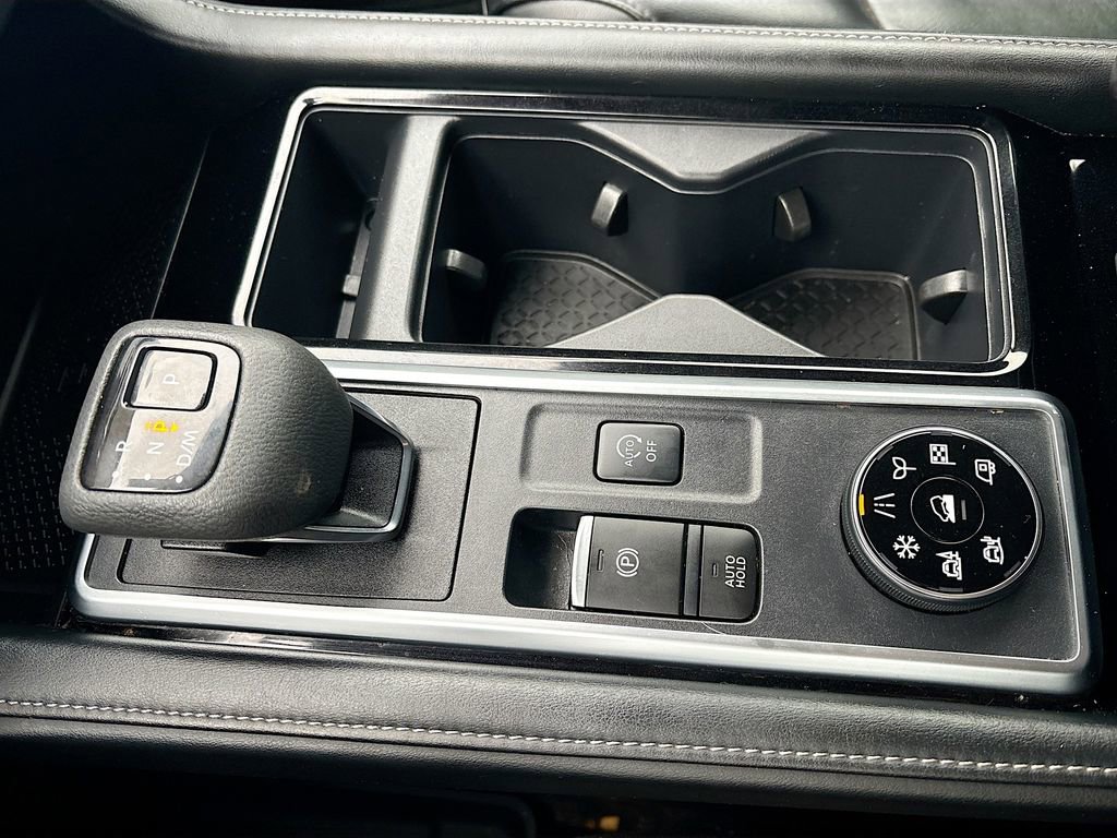 Used 2023 Nissan Pathfinder SL w/ Lighting Package (N92) image 17