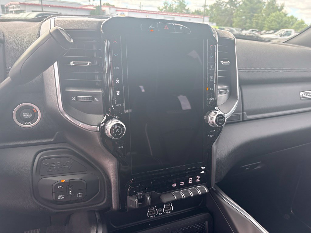 New 2026 RAM 3500 Laramie AWD/4WD image 25