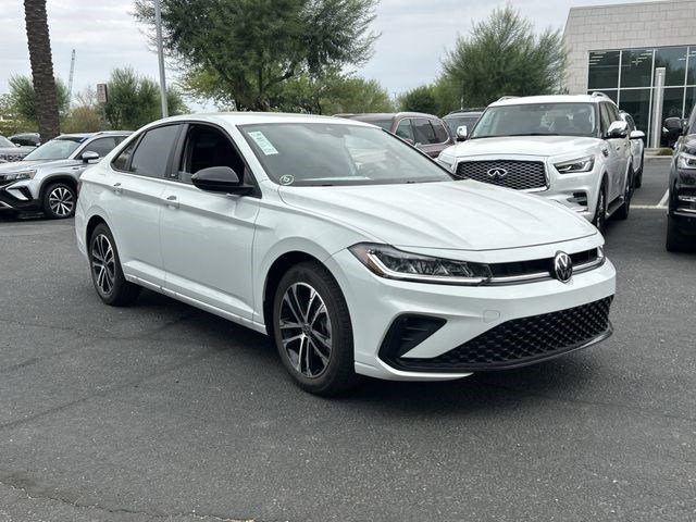 Used 2025 Volkswagen Jetta Sport image 4