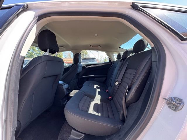Used 2020 Ford Fusion SE FWD image 13