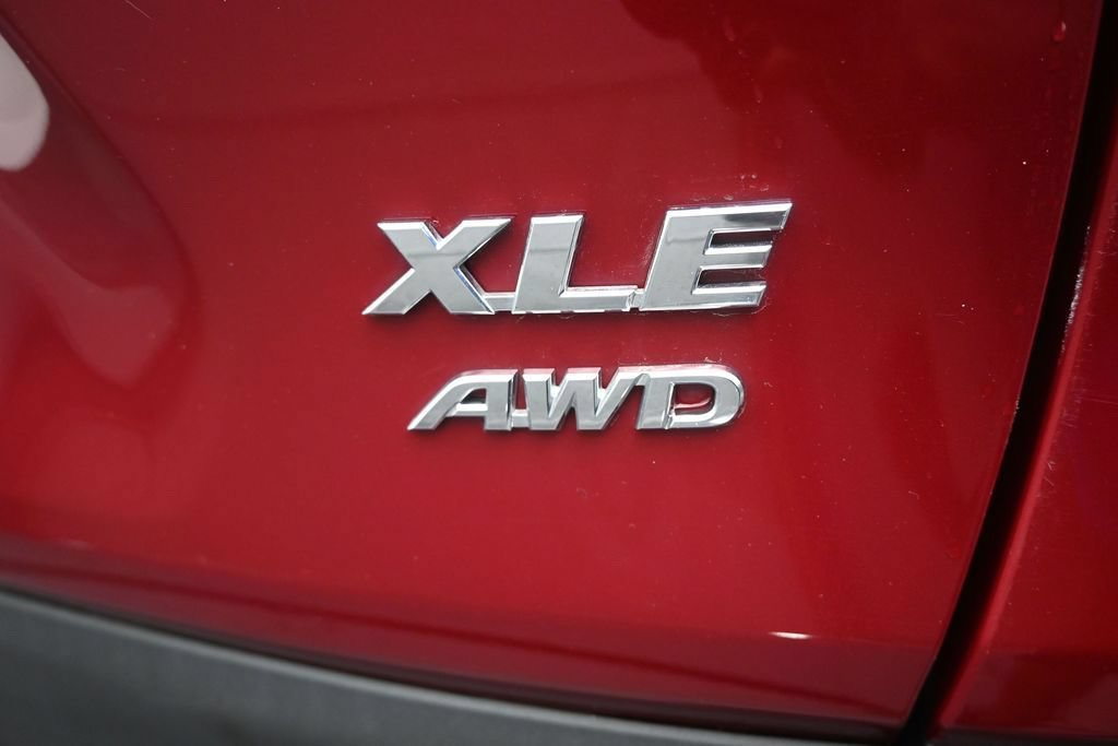 Used 2025 Toyota RAV4 XLE AWD/4WD image 41