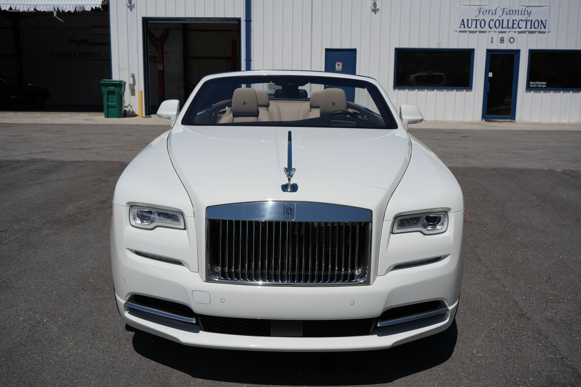 Used 2017 Rolls-Royce Dawn image 10
