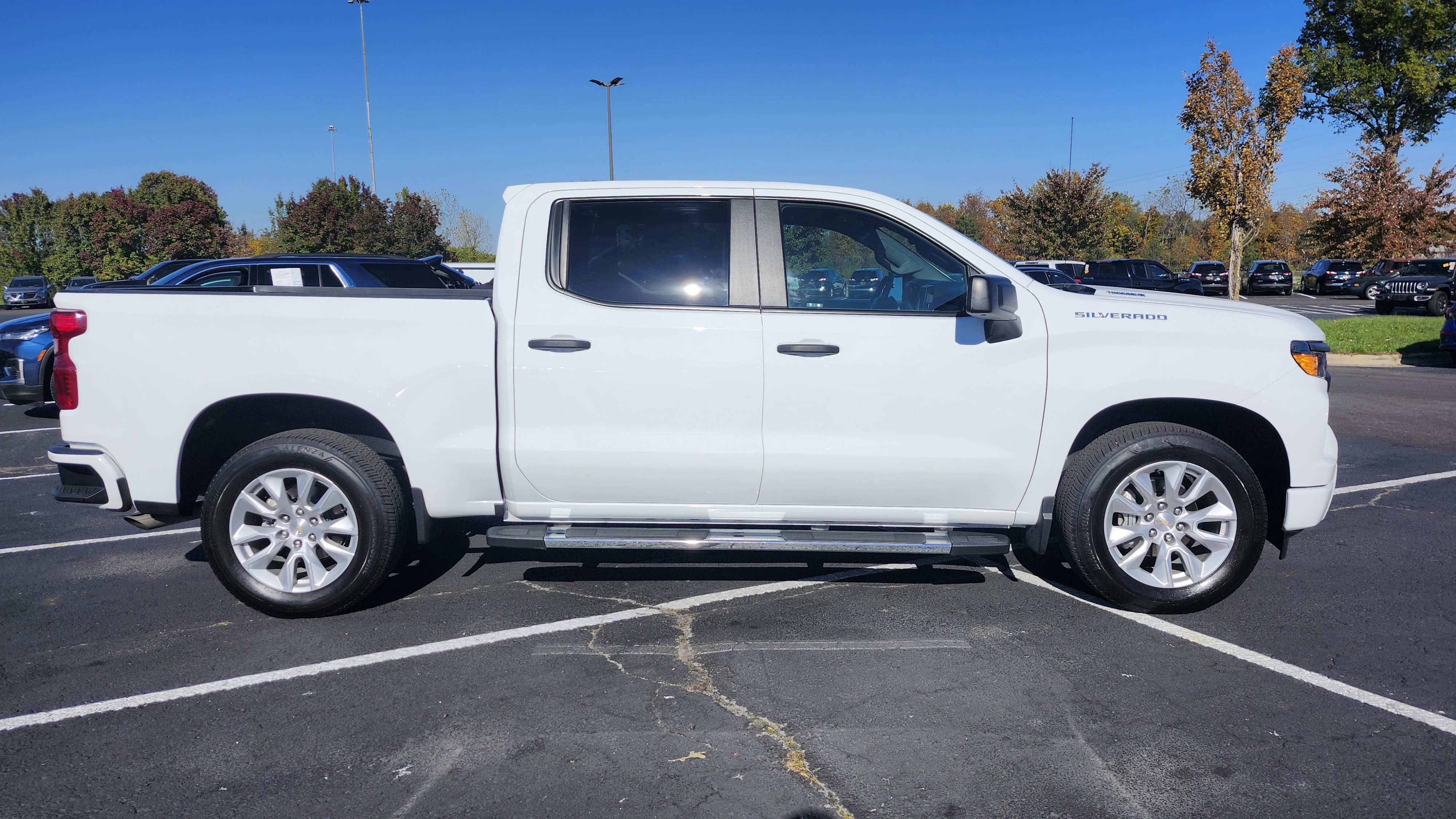 Used 2025 Chevrolet Silverado 1500 Custom image 13