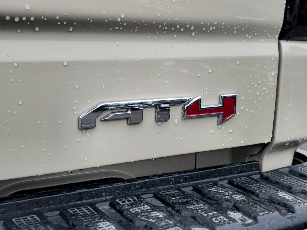 New 2026 GMC Sierra 1500 AT4 w/ AT4 Premium Package AWD/4WD image 32