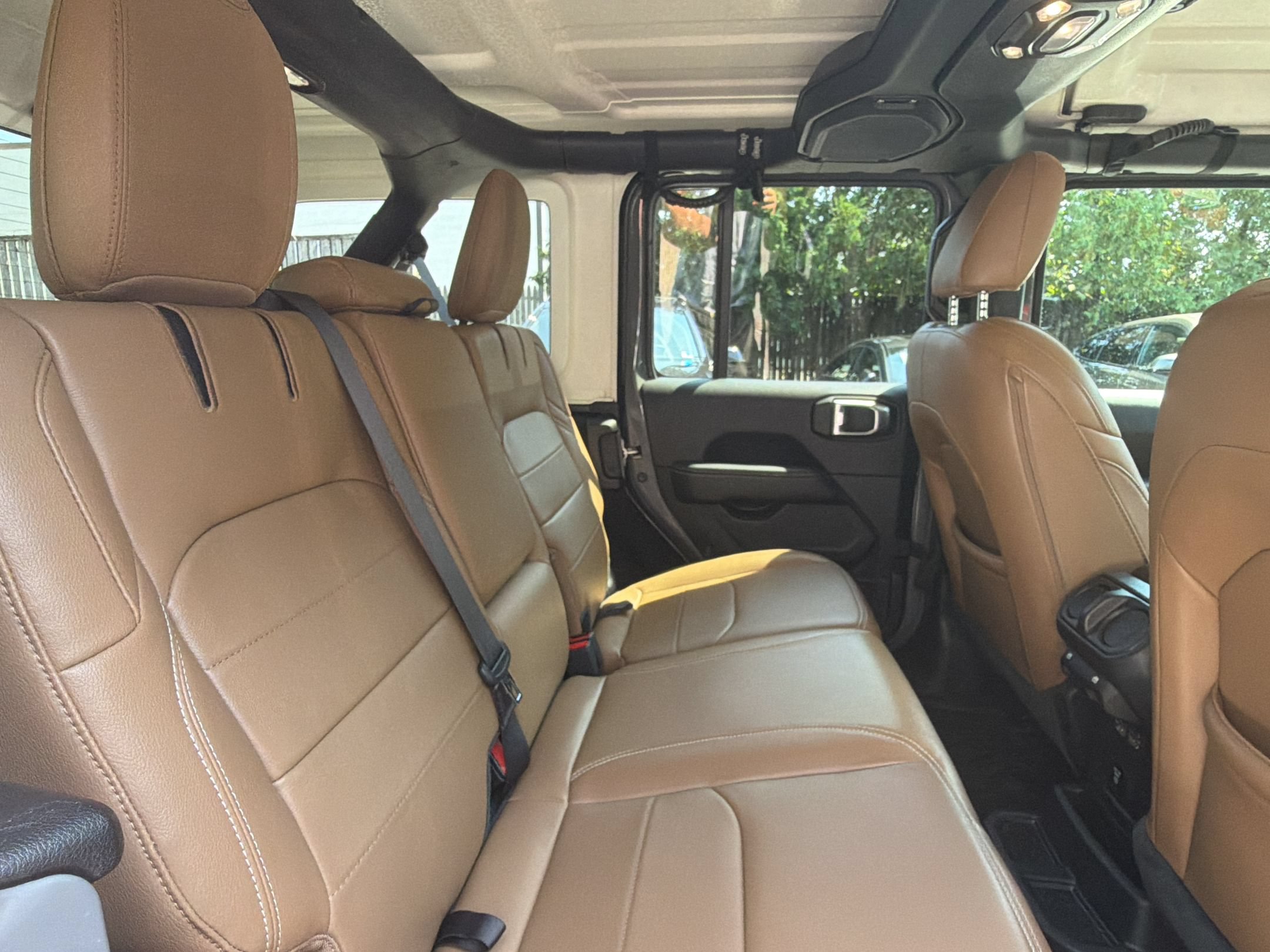 Used 2023 Jeep Wrangler Unlimited Sahara w/ Cold Weather Group AWD/4WD image 30