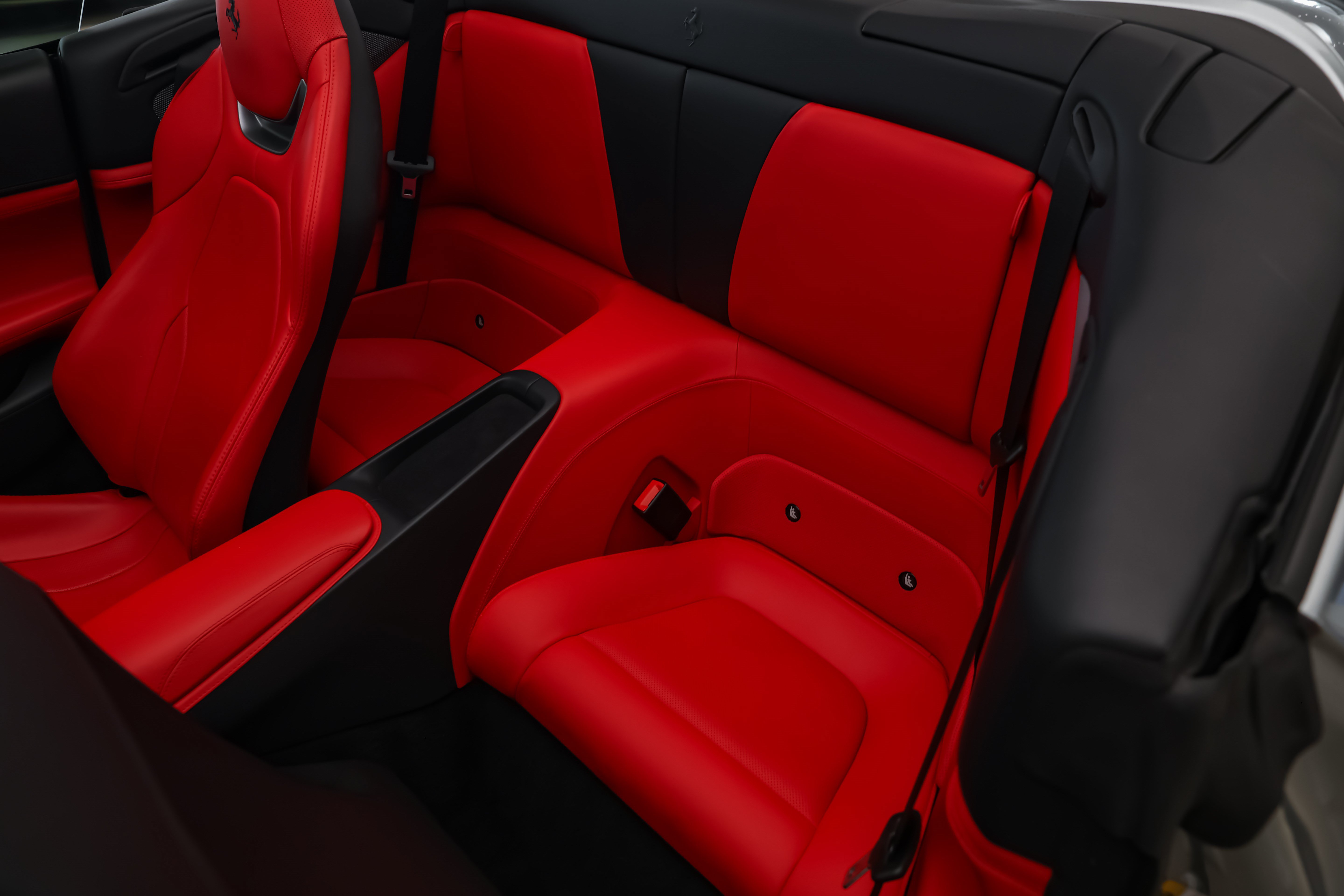 Used 2019 Ferrari Portofino RWD image 42