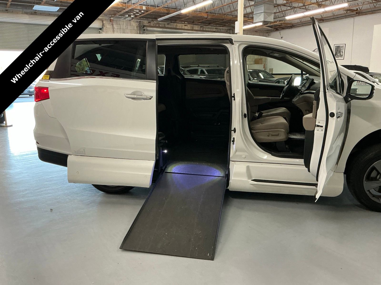 Used 2021 Honda Odyssey EX image 16