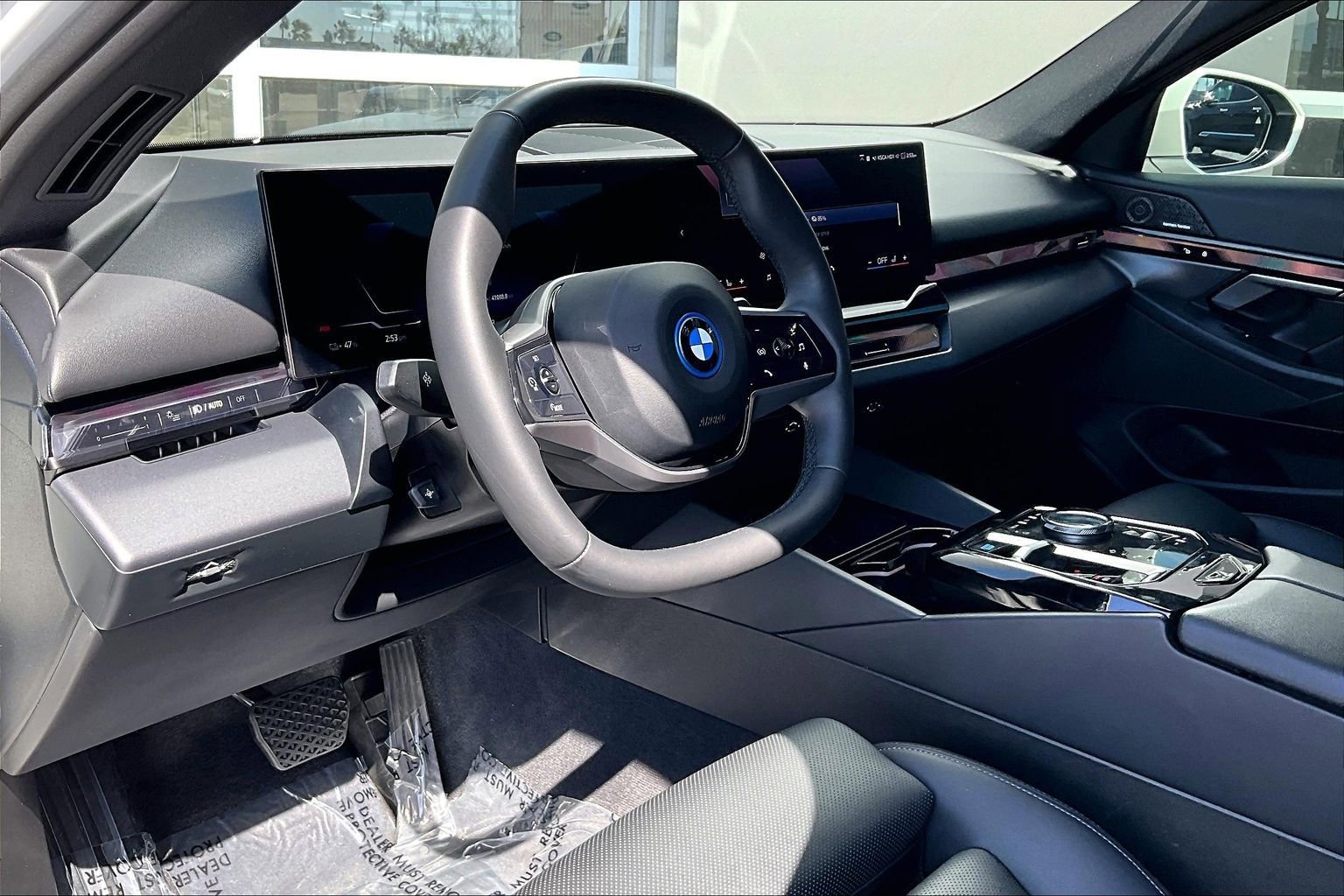 Used 2024 BMW i5 eDrive40i w/ M Sport Package image 13