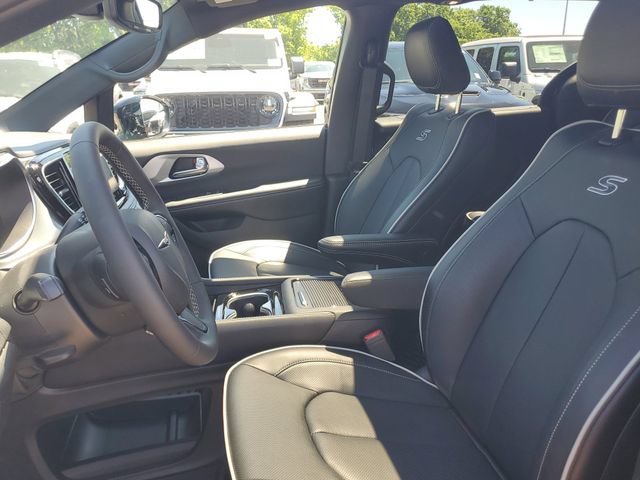 New 2026 Chrysler Pacifica Limited w/ S Appearance Package AWD/4WD image 18