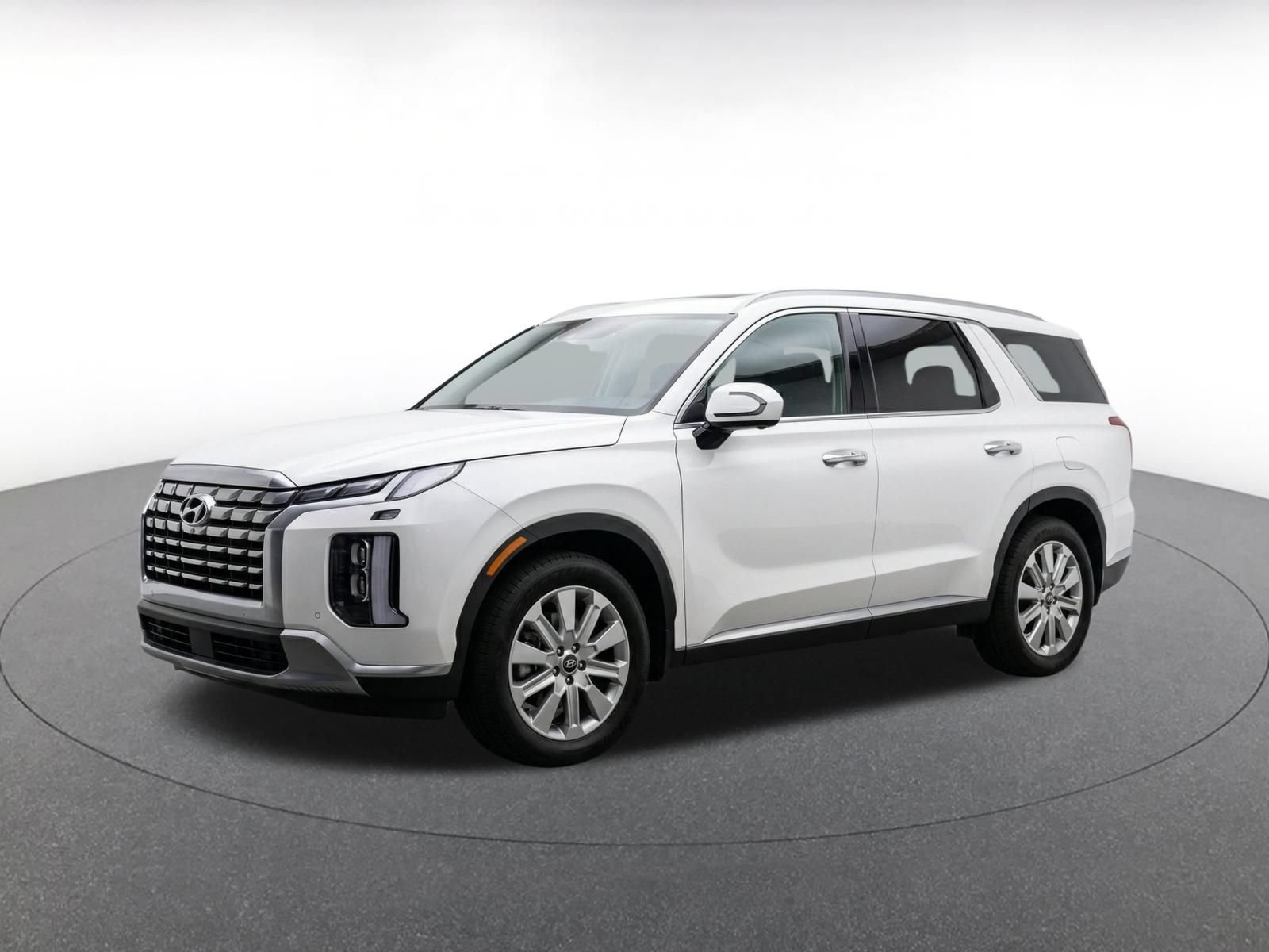 Used 2025 Hyundai Palisade SEL FWD image 3
