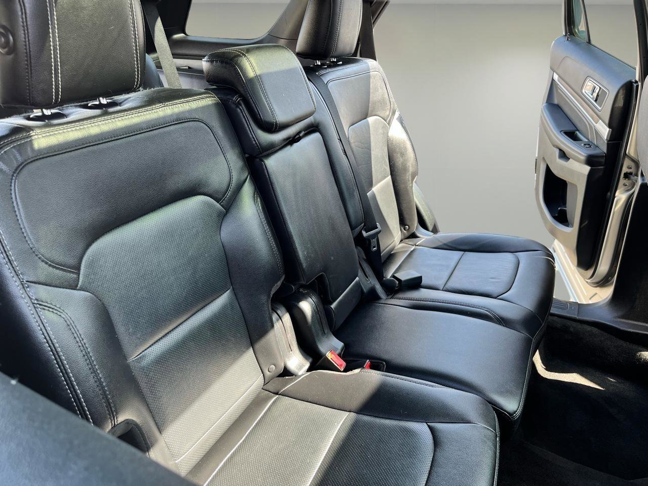 Used 2017 Ford Explorer Limited image 27