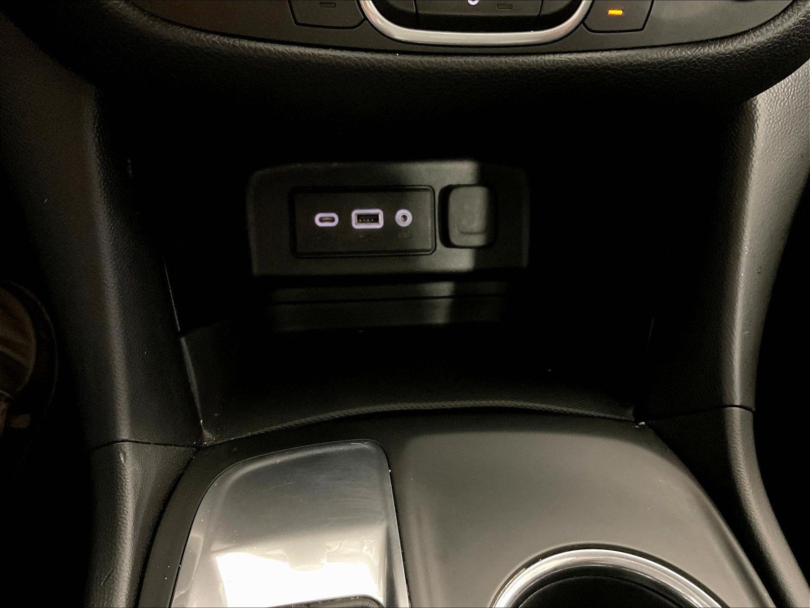 Used 2019 Chevrolet Equinox LT FWD image 16