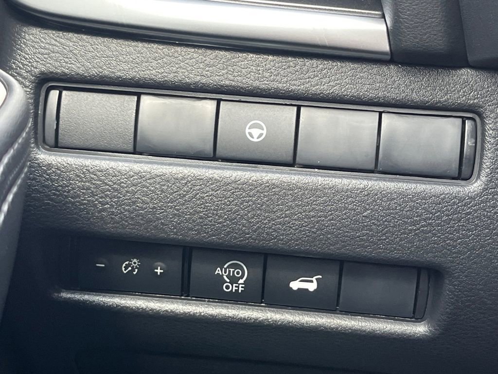 New 2026 Nissan Rogue SV image 25