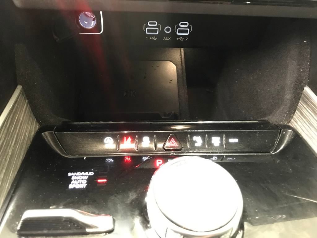 Used 2024 Jeep Wagoneer L Series II w/ Flexible Seating Group image 23