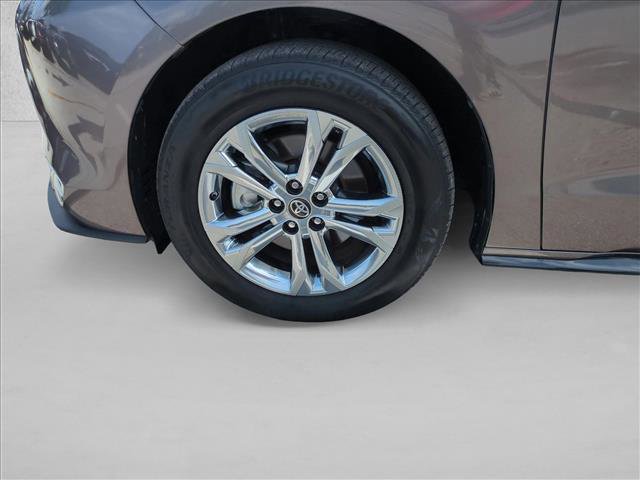 Used 2024 Toyota Sienna Platinum AWD/4WD image 26