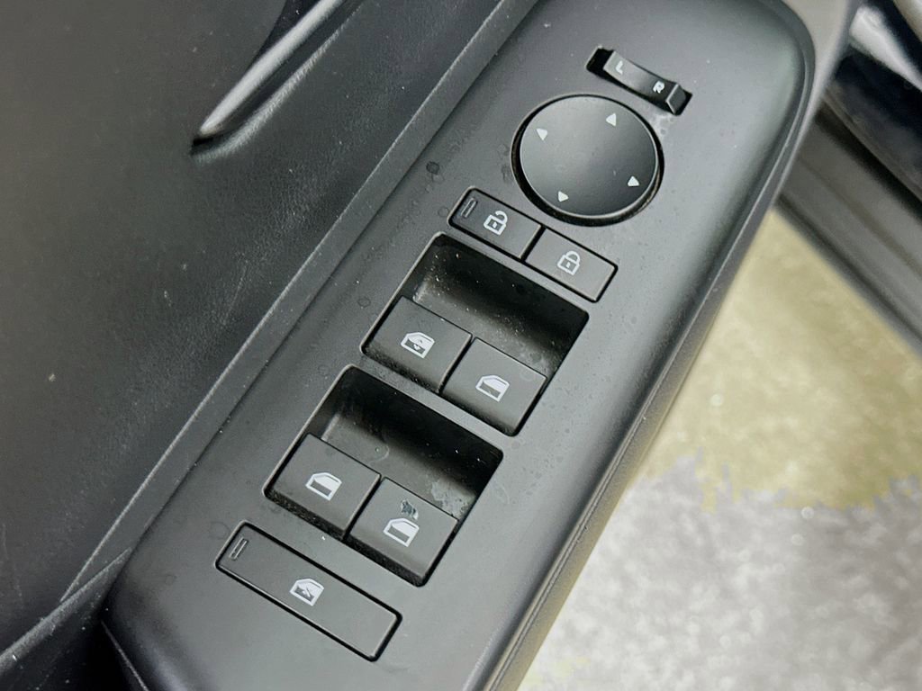 Used 2024 Hyundai Kona SEL FWD image 19