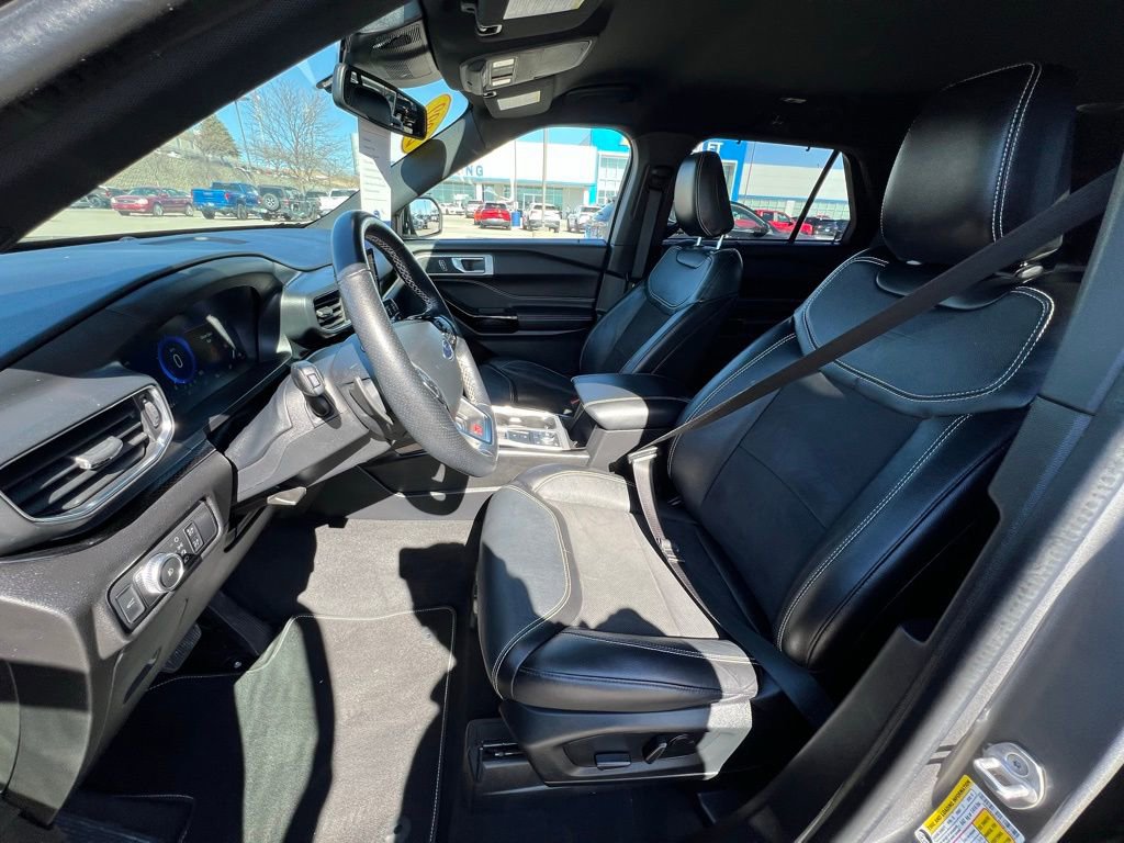 Used 2022 Ford Explorer ST w/ ST Street Pack image 20