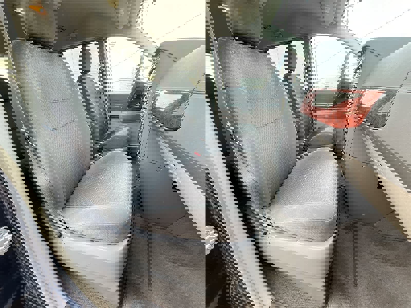 Used 2009 Chrysler Town & Country LX image 21