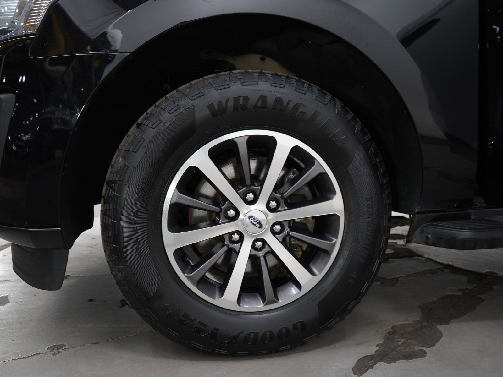 Used 2021 Ford Expedition XLT AWD/4WD image 33