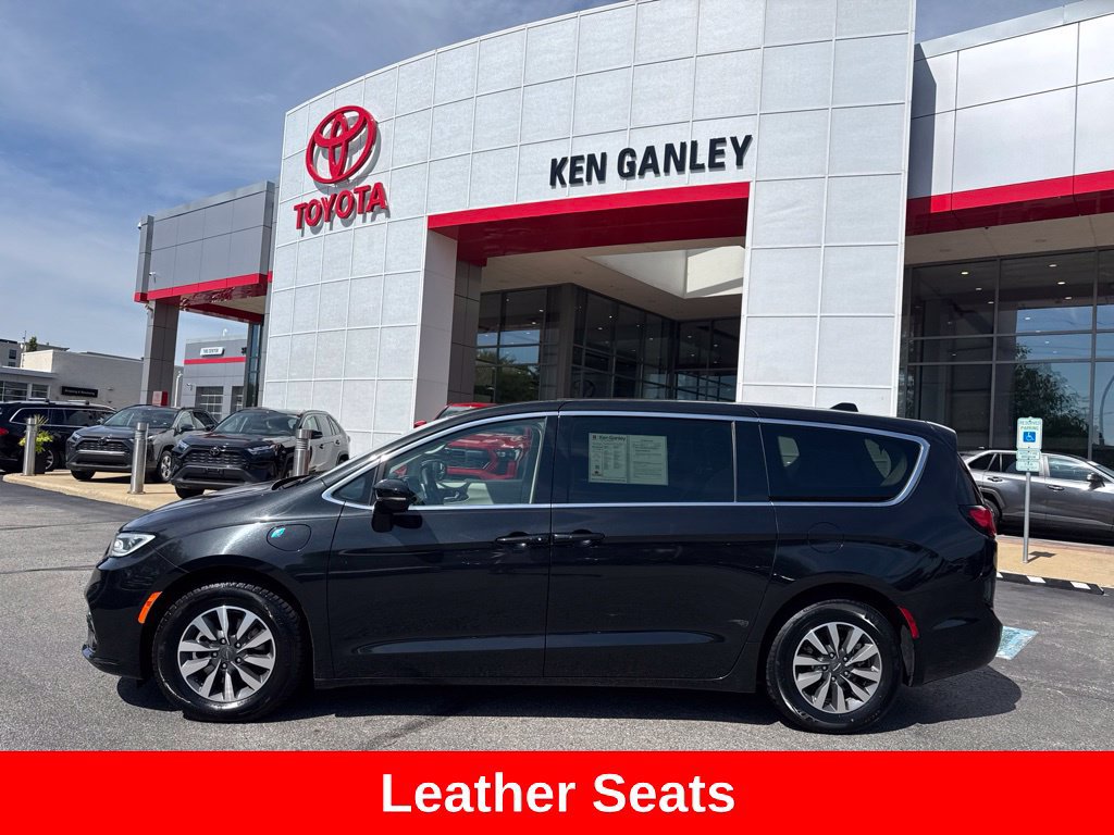 Used 2024 Chrysler Pacifica Limited FWD image 3