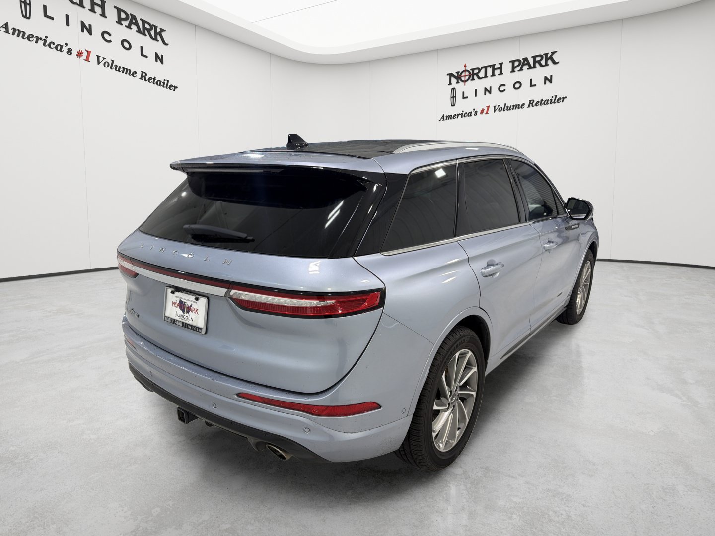 Used 2022 Lincoln Corsair Grand Touring w/ Towing Package AWD/4WD image 5