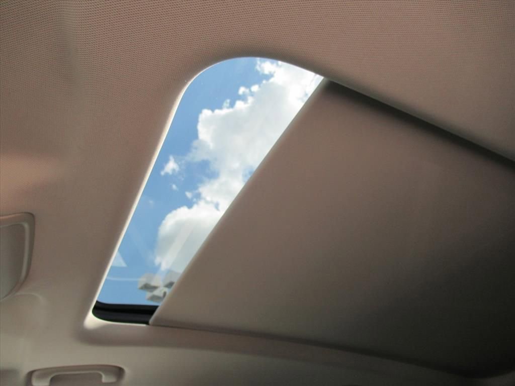 Used 2023 Buick Envision Avenir image 19